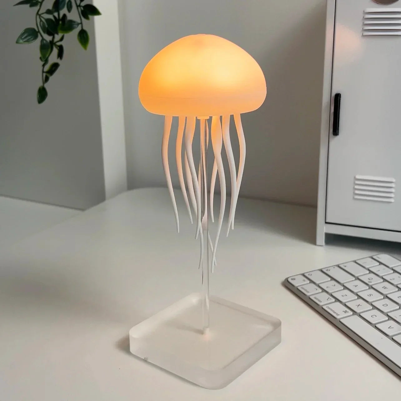 SunLight ™ Jellyfish Lamp